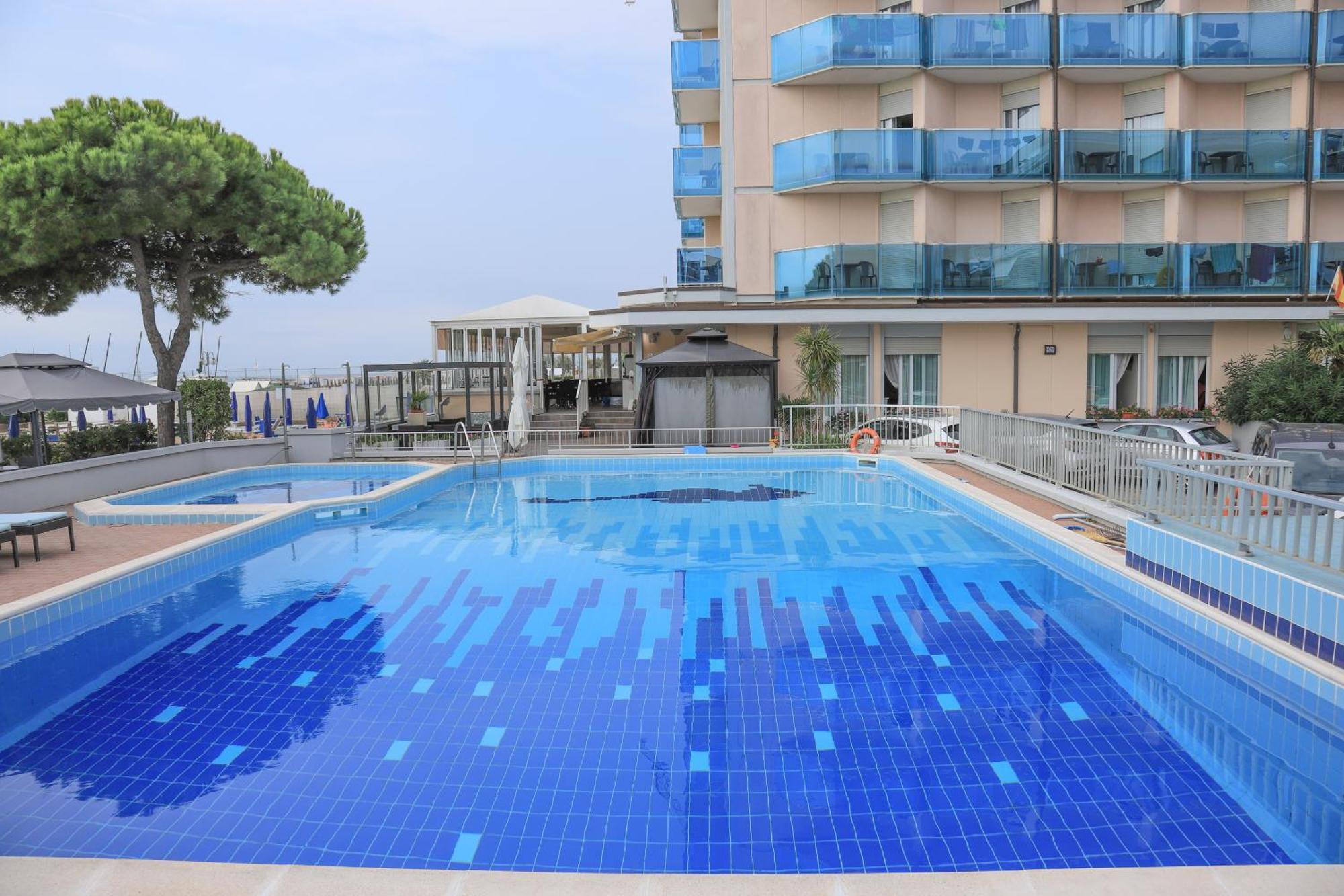 La Bussola Hotel 3*