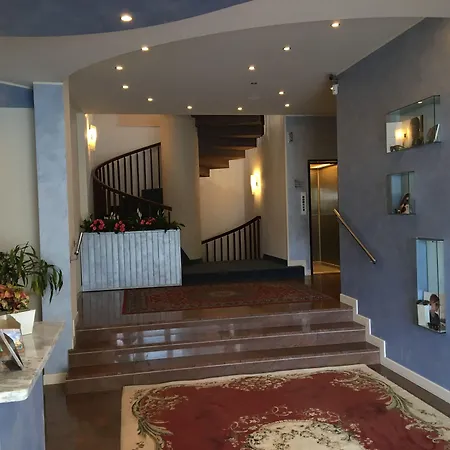 Hotel La Bussola 3*