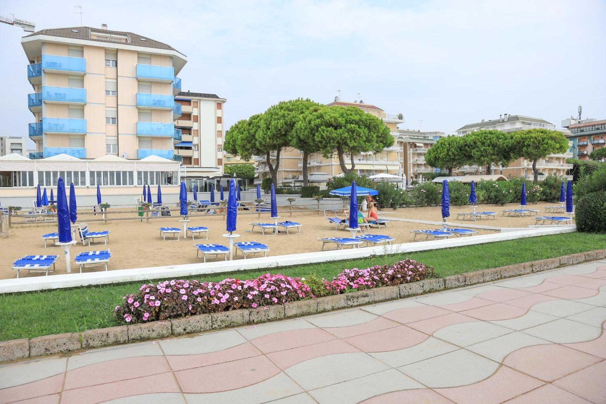 Hotel La Bussola 3*