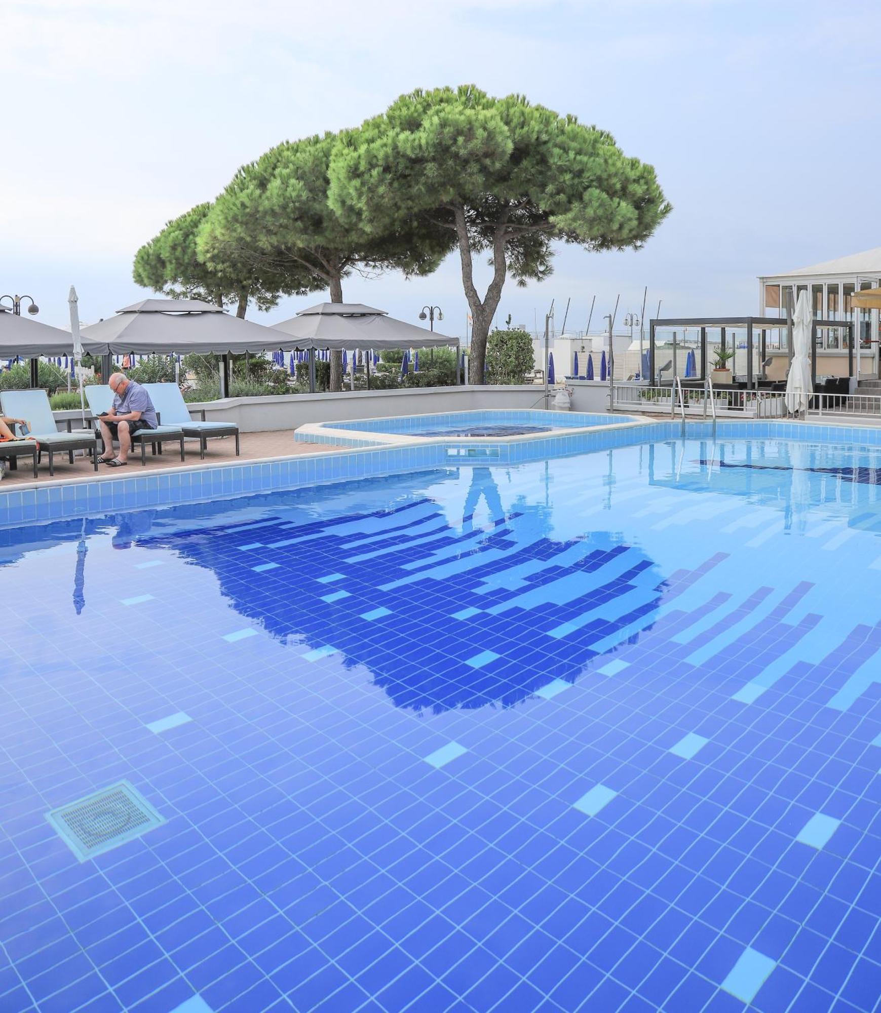 Hotel La Bussola 3*